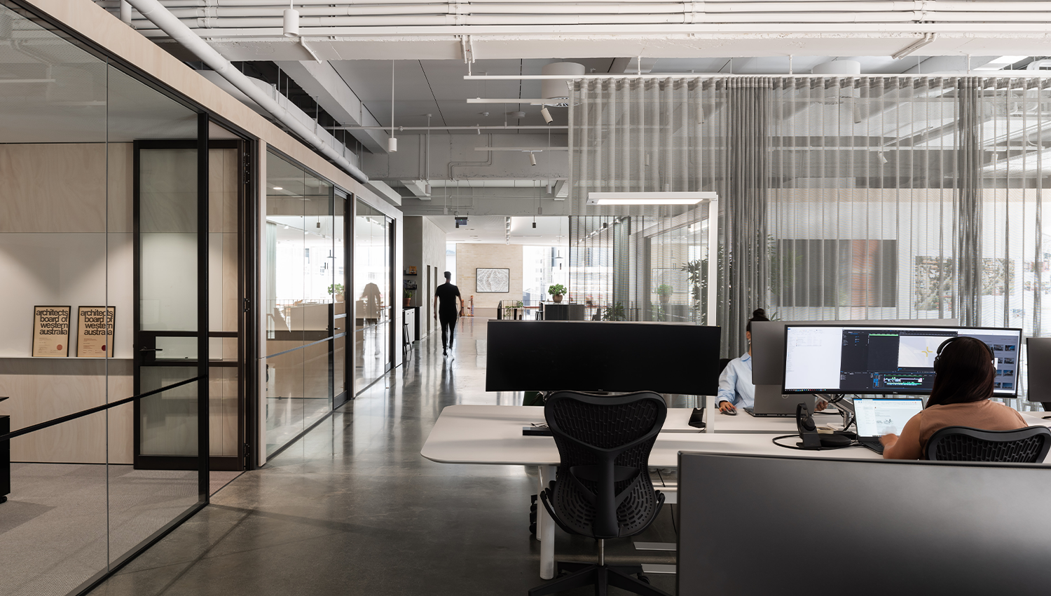 Aluminium in modern office fitout